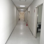 法務省施設　内部廊下塗装工事
